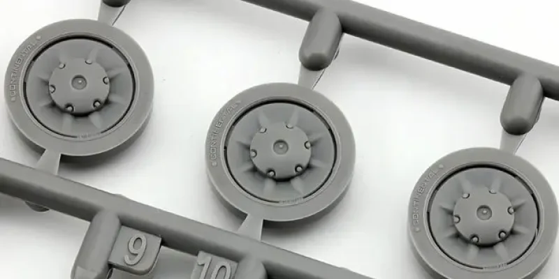 Edge-Gate-Injection-Molding